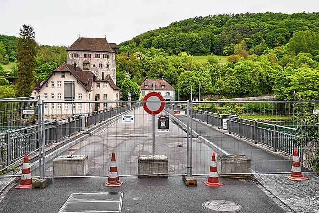 Beton, Stahl, Hütchen, Schild: Wer hier trotzdem noch den Grenzübertritt wagt, kann sich kaum damit herausreden, von nichts gewusst zu ...
