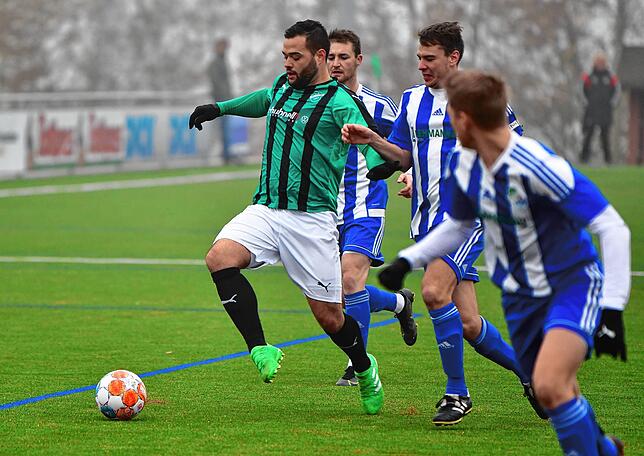 Bild 2: SG Mettingen-Krenkingen besiegt den Spitzenreiter FC Zell &ndash; und wir haben die Bilder!