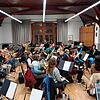 Wenn sich die rund 50 Musikerinnen und Musiker des Musikvereins Allmannsdorf im ehemaligen Ratssaal zur Probe treffen, wird es eng. ...
