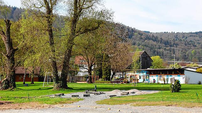 Das Strandbad Bodman steht für den Saisonbeginn bereit, noch dürfen aber wegen der aktuellen Corona-Verordnung keine Gäste empfangen ...