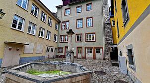 Auch auf der Rückseite des Rathauses Tiengen soll ein Aufzug errichtet werden, der den barrierefreien Zugang gewährleisten soll.