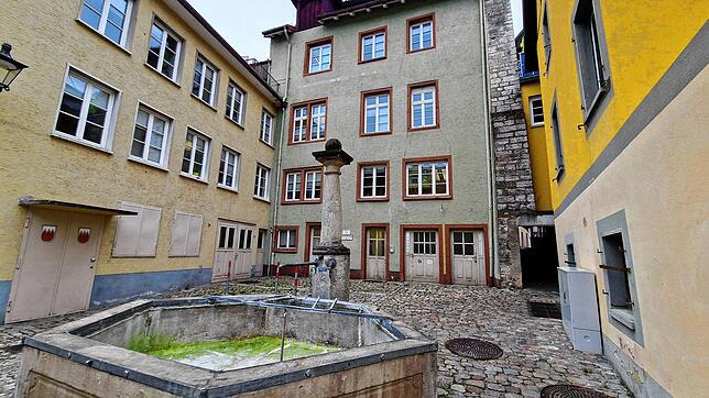 Auf der Rückseite des Rathauses Tiengen soll ein Aufzug errichtet werden, der den barrierefreien Zugang gewährleisten soll.