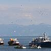 Luftballons steigen auf, als der Seehas sich am Montagabend verabschiedet, um in den See zurückzukehren. Einen Tag später ziehen die ...