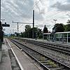 Der Bahnhof Erzingen an der Hochrheinstrecke am 12. Juli 2023: Der Bahnsteig ist leer.