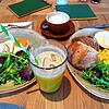 Leckere Sattmacher: Im Café Bacchus an der Seepromenade 11 in Meersburg gibt es herzhaftes und süßes Frühstück.