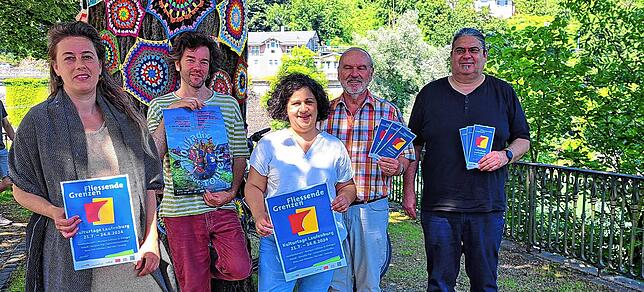 Sie lassen die Grenzen in Laufenburg fließen (von links): Sonja Wunderlin, Gabriel Kramer, Elisabeth D‘Souza, Walter Marbot und Markus ...