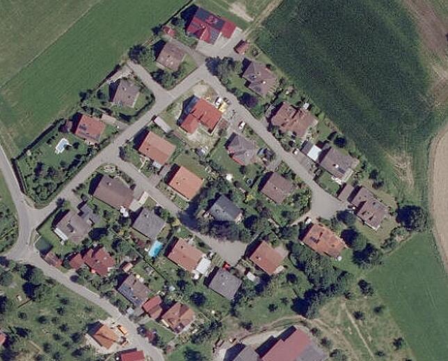 Das Gebiet, das der Bebauungsplan Priel umfasst, aus der Luft gesehen: Die Nutzung der großen Grundstücke soll flexibler werden. Bild: ...