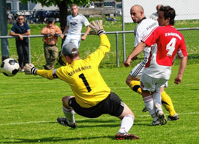 Bild 16: Schnappschüsse aus der Bezirksliga-Saison 2010/2011