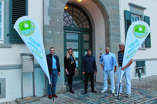 Bürgermeister Matthias Weckbach, Janet Schwentke (Geschäftsleiterin Seehotel Adler), Initiator Winfried Kountz, Koordinator Thomas Bosch ...