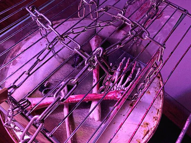 Passend zum Motto „Saw“ geht es in diesem Escape Room in der Match Area in Villingen derbe zur Sache.