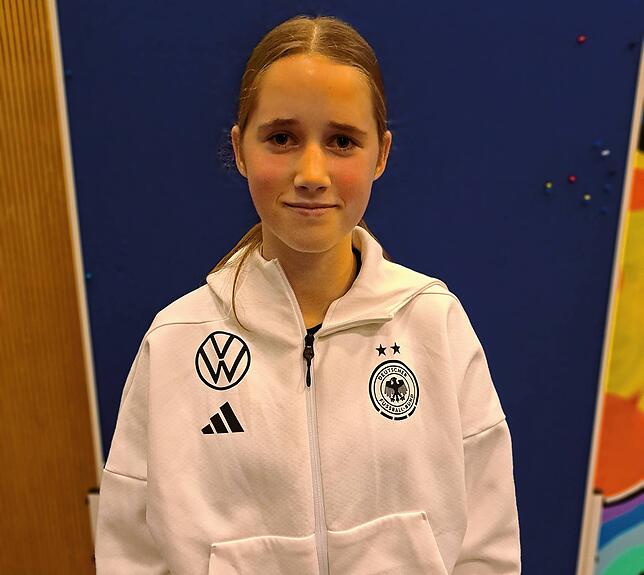 Paula Meßmer spielt bei den B-Juniorinnen vom Hegauer FV und für die deutsche U15-Nationalmannschaft.