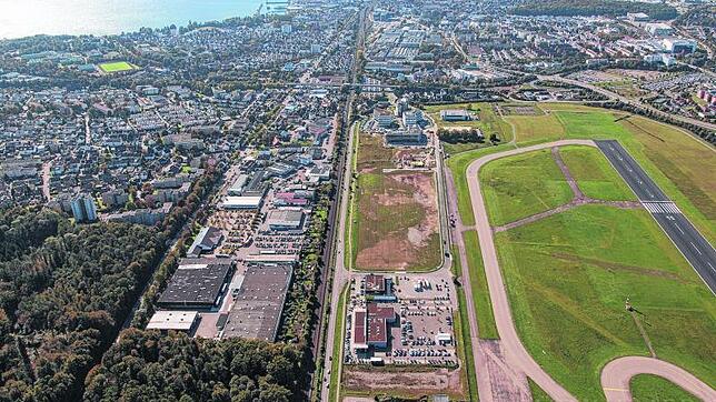 Freie Gewerbeflächen gibt es kaum noch. Der Gewerbepark am Flughafen hat noch Platz. Bild: Achim Mende