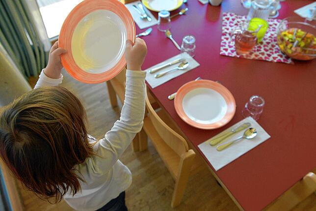 Eltern müssen für das Essen ihrer Kinder tiefer in die Tasche greifen.