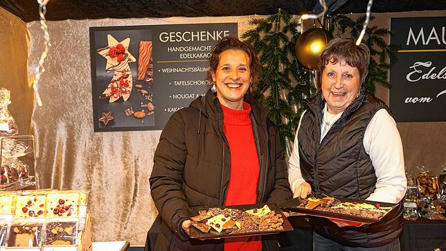Miriam El Harchi verkauft in diesem Jahr erstmals ihre selbstgemachte Edelschokolade auf dem Konstanzer Weihnachtsmarkt. Wenn sie nicht ...