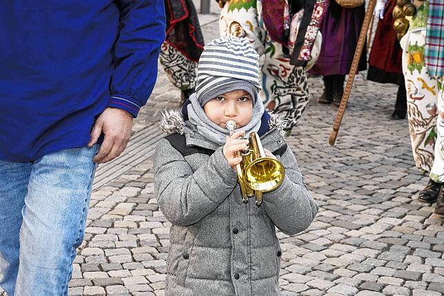 Bild 6: Narren haben sich ausgetobt: Nur noch Mini-Umzug am Dienstag