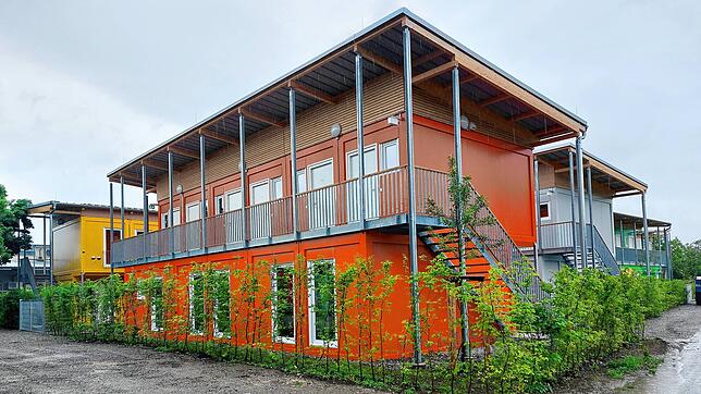 Fertiggestellt: Das ist die Gemeinschaftsunterkunft für Flüchtlinge im Tellerhof auf der Reichenau. Der Landkreis hat es errichtet, ...