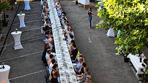 Bild : Die besten Bilder von der Langen Tafel zum Gemeindejubiläum