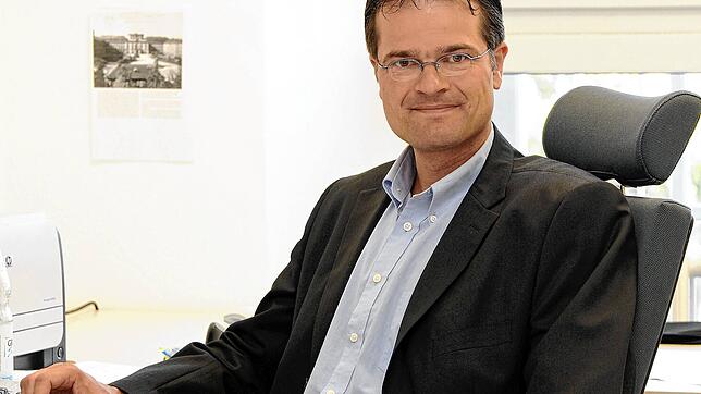 Bernward Gesang ist Professor für Wirtschaftsethik an der Universität Mannheim. Als Buchautor trat er zuletzt mit Titeln wie &bdquo;Mit ...