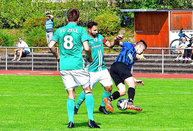 Bild 30: SG FC Wehr-Brennet besiegt den FC Zell mit 3:2 &ndash; und wir haben Bilder!