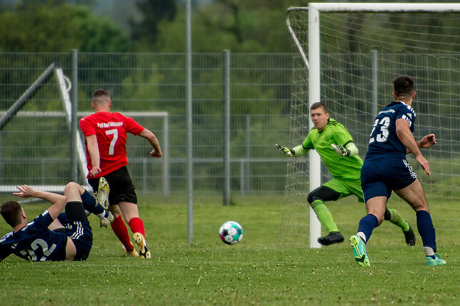 Bild 7: FC 08 Bad Säckingen feiert glücklichen 2:0-Derbysieg beim SV Obersäckingen &ndash; und wir haben Bilder!