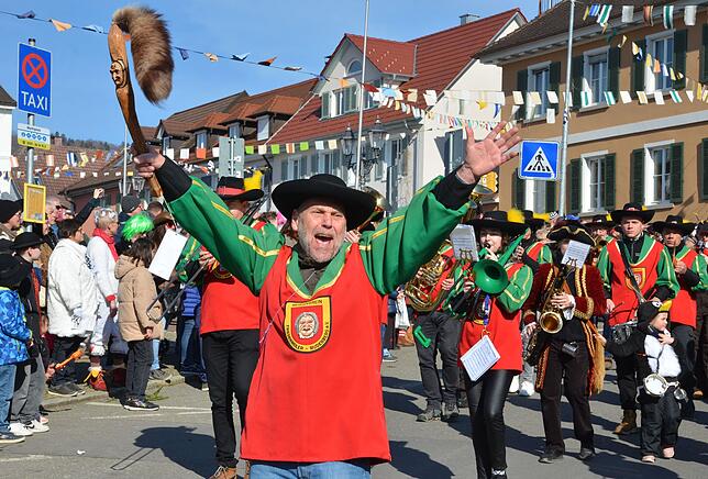 Bild 25: Bunte Fasnachtsfreude beim Narrensprung 2025