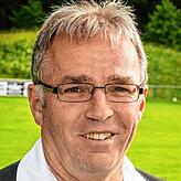 Vorsitzender Dietmar Eschner und sein Verein, der FC Königsfeld, müssen sich dank PV-Anlage keine Sorge um die Energie machen.