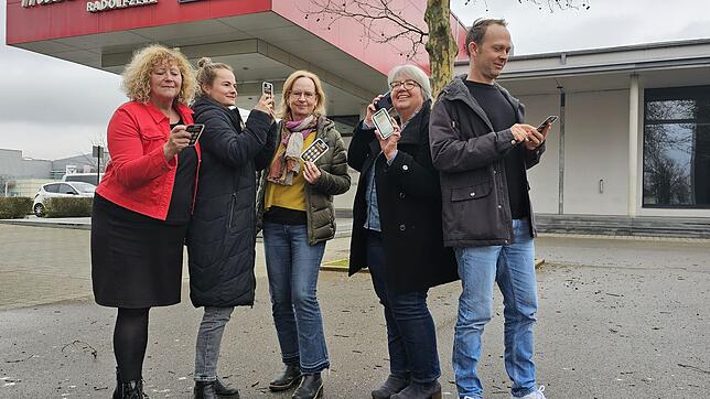 Sie bieten Eltern mit einem kostenlosen Infoabend zum Thema Kinder und Medien Unterstützung an (von links): Eva-Maria Beller, Leiterin ...