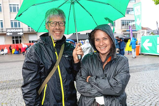 Bild 19: Gute Stimmung bei Regen auf dem Hohentwielfestival