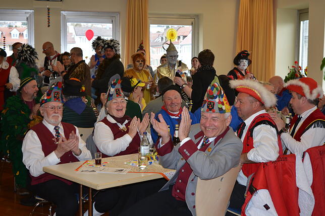 Die Gäste beim Zunftmeisterempfang haben bei den Redenbeiträgen der Zunftmeister und anderen Obrigkeiten viel zu lachen.