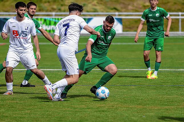 Bild 15: SV Rheintal und FC Erzingen trennen sich 2:2 – wir haben Fotos!