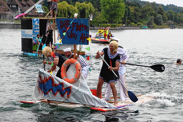 Bild 14: Uhldingen feiert: Die besten Bilder vom ersten Tag des Hafenfestes mit Schrottregatta