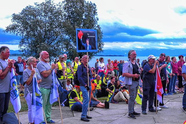 Bild 32: 600 Pflegekräfte demonstrieren vor der Gesundheitsministerkonferenz 2/2