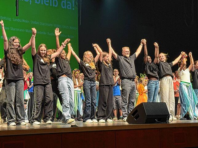 Bild 3: Eröffnung des 75. Seehasenfestes: Festaufführung „Seehas, bleib da“ kommt an