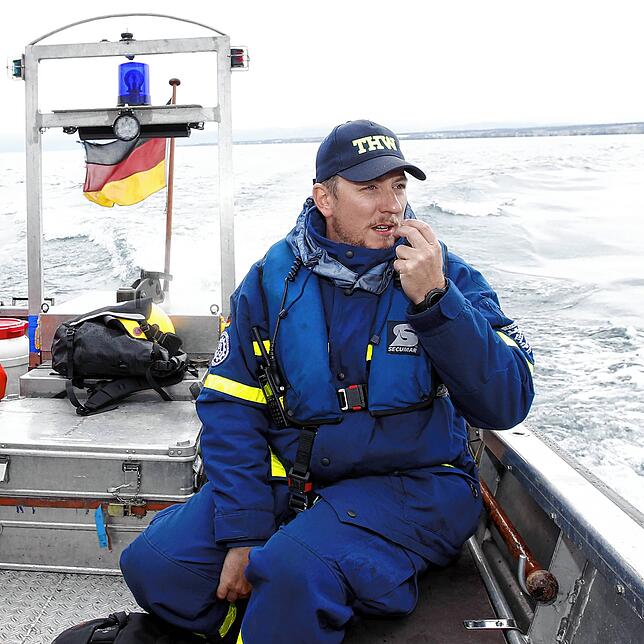 Bild 4: Übung macht den Meister! Deshalb begleiten THW-Boote die Autofähre zwischen Konstanz und Meersburg