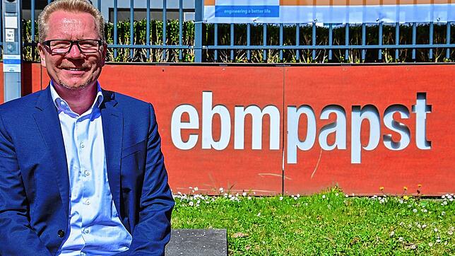 ebm-Papst-Geschäftsführer Raymond Engelbrecht hat Grund zur Freude. Der Verkauf der Sparte Industrielle Antriebstechnik an die Siemens ...