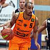 Drew Brandon (am Ball) steht den Panthers Schwenningen am Samstag beim Gastspiel beim FC Schalke 04 wieder zur Verfügung. Nach einer ...