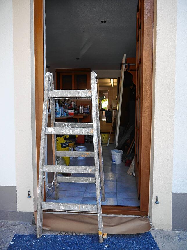 Überall wird gewerkelt, um das Gasthaus wieder auf Vordermann zu bringen.