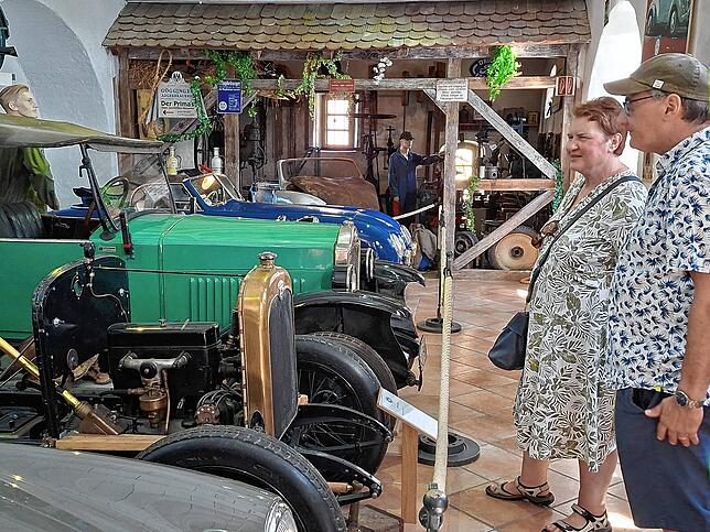 Bild 1: Bilder vom Oldtimertreffen am Schloss Meßkirch