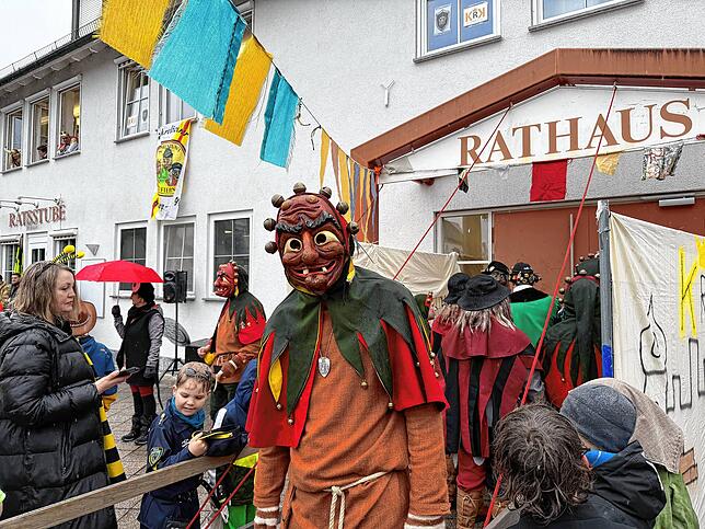 Bild 10: Fasnacht 2025 in Friedrichshafen: Rathaussturm & Schulbefreiung in eindrucksvollen Bildern!