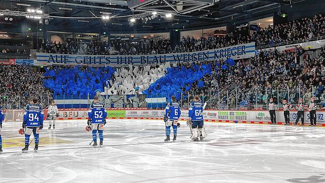 Bild 1: Fans, fliegende Fäuste und Feiern &ndash; Bilder vom 5:1 der Wild Wings gegen Straubing