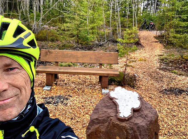 Unser Kolumnist Uwe Spille ist einer der Ersten am Mittelpunkt des Schwarzwald-Baar-Kreises.