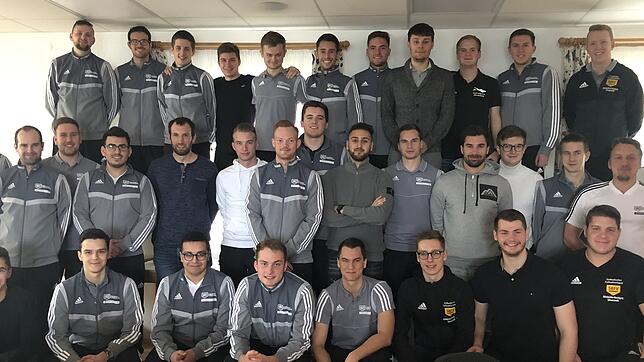 Gelungene Premiere: Die Fußballschiedsrichter des Coaching-Kaders der Verbands- und Landesligen absolvierten erstmals einen Lehrgang zur ...