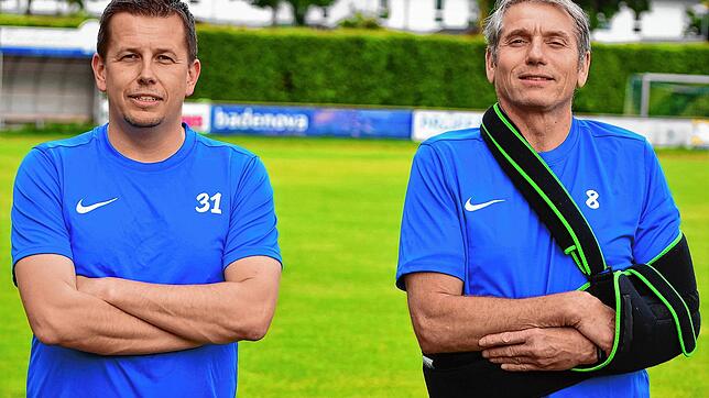 Erfahrung pur: Jörg Nagelin (links) und Uwe Krähling gehen gemeinsam als Trainer-Duo mit dem SV Schopfheim in die neue Saison der ...