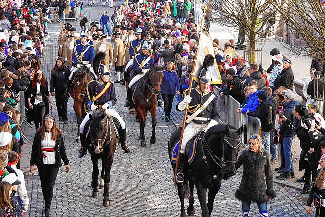 Bild 13: Warum der Fasnet-Umzug in Villingen jedes Jahr Groß und Klein fasziniert – Entdecke die Highlights!