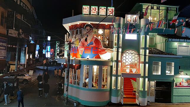 Der nordkoreanische Machart ist von weitem erkennbar: Die neue In-Kneipe im Seouls hippen Viertel Hongdae.