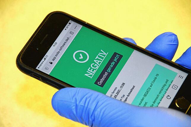 Termin ausmachen, schnell testen lassen und in wenigen Minuten das Ergebnis auf dem Smartphone erhalten. Das bieten inzwischen viele ...