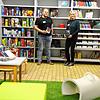 Stühlingen: Daniel Bartel und Christine Baumgärtner von der Stadtbibliothek Stühlingen laden zum Lesen ein. Dabei kann das gewünschte ...