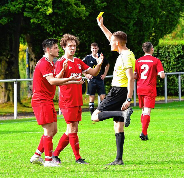 Bild 17: FC Wallbach dreht die Partie und gewinnt mit 3:2 gegen den FC RW Weilheim &ndash; und wir haben die Bilder!