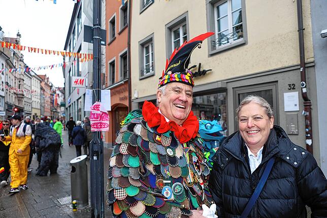 Bild 6: Fasnacht 2025 in Konstanz: Diese Bilder zeigen das bunte Narrentreiben auf der Marktstätte!