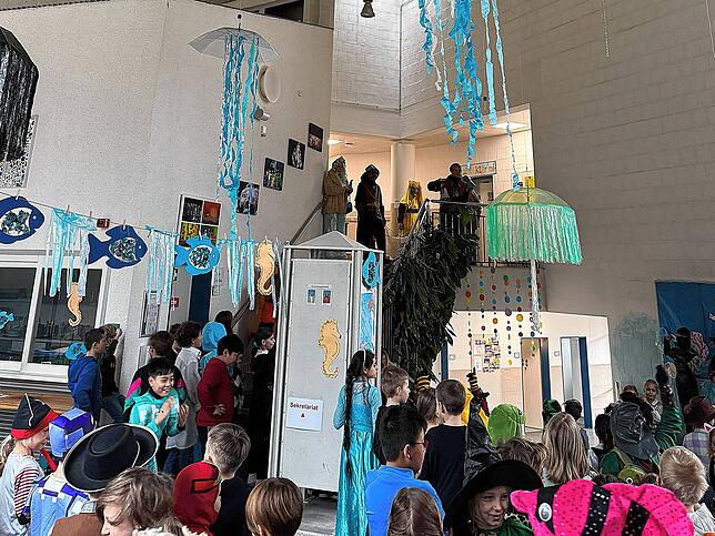 Bild 3: Fischbacher Schule am „Schmotzigen“: Fasnacht in Bildern – Die besten Momentaufnahmen!